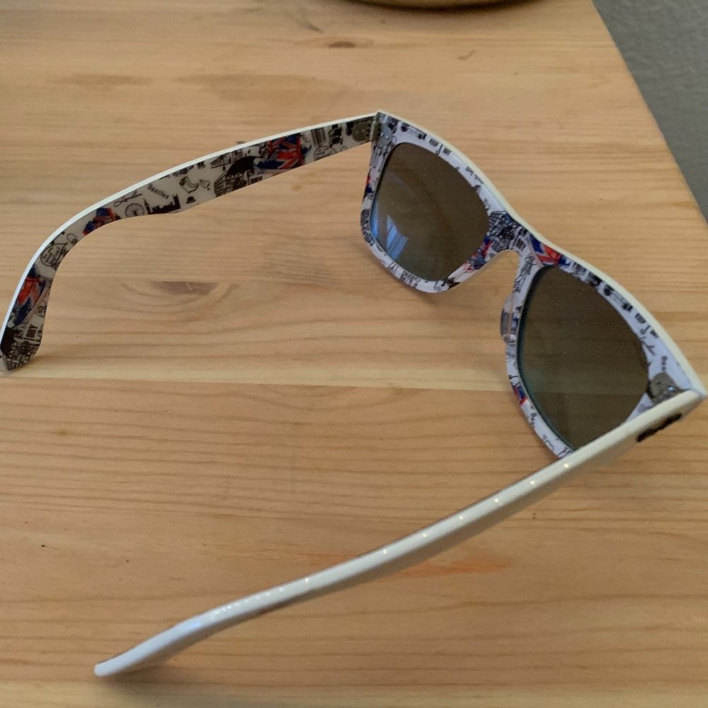 Ray-Ban White On London Print Frame Wayfarer Rare Blue Mirror Sunglasses